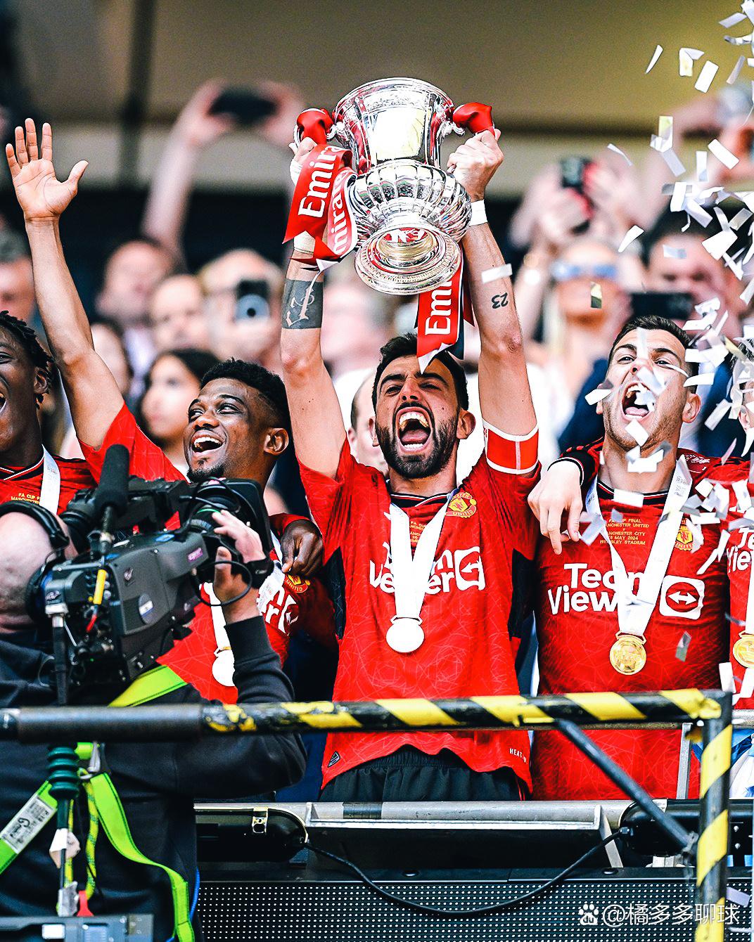 关于转折点皇家马德里队长鼓劲；欧超杯冲刺阶段攻防权衡；气氛紧张；资深球员宣示担当的信息